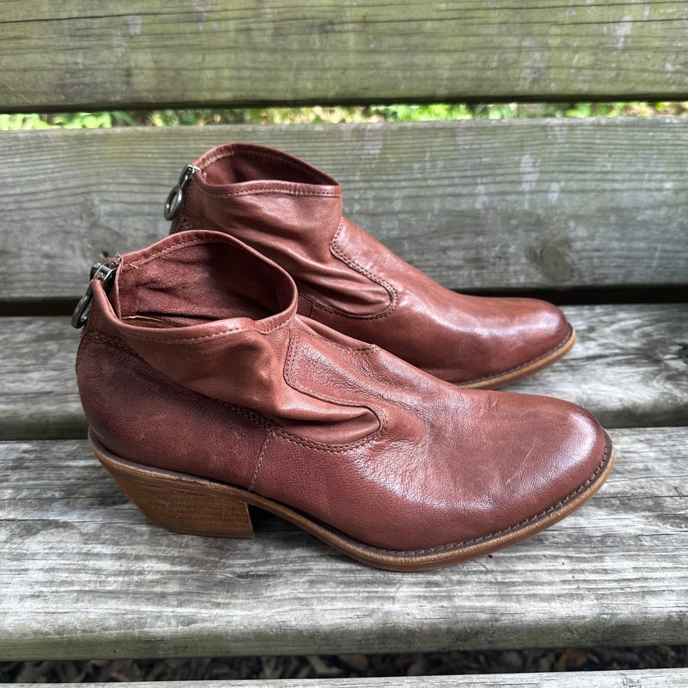 Sofft Aisley Brown Leather Slouchy Ankle Boots Rear Zip Stacked Heel Bootie Sz 9